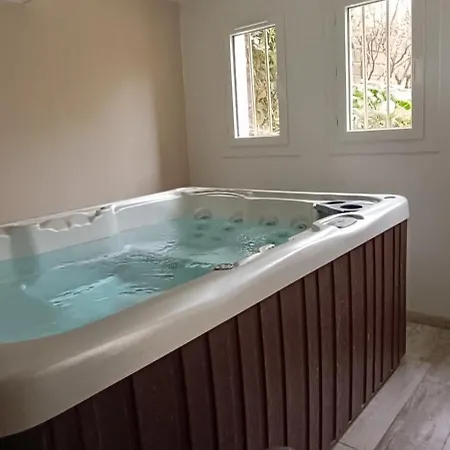 Quarto em Acomodações Particulares Comme A La Maison Pres De Paris
